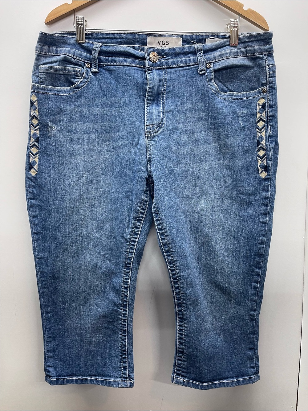 Vigoss Blue Cropped Jeans with Side Embroidery